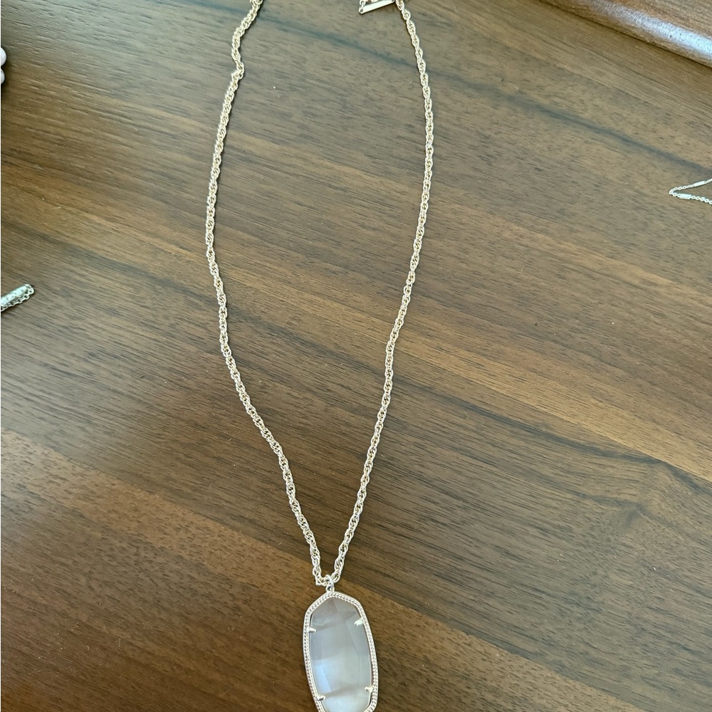 Elegant Rose Gold Necklace with Minimalist Design Pendant